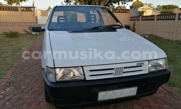 Acheter Occasion Voiture Fiat Uno Blanc à Beitbridge, Matabeleland South Acheter Occasion Voiture Fiat Uno Blanc à Beitbridge, Matabeleland South