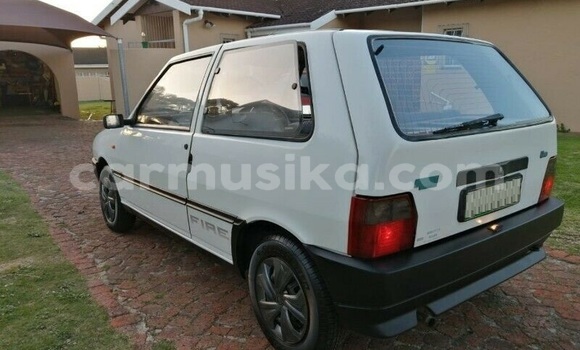 Acheter Occasion Voiture Fiat Uno Blanc à Beitbridge, Matabeleland South Acheter Occasion Voiture Fiat Uno Blanc à Beitbridge, Matabeleland South