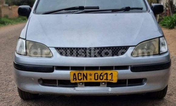 Nunua Ilio tumika Toyota Spacio Nyingine Gari ndani ya Borrowdale nchini Harare
