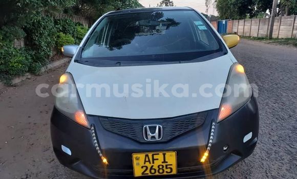 Buy Used Honda Fit White Car in Bulawayo in Bulawayo