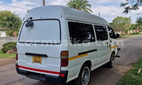 Acheter Occasion Voiture Toyota Hiace Blanc à Chimanimani, Manicaland Acheter Occasion Voiture Toyota Hiace Blanc à Chimanimani, Manicaland