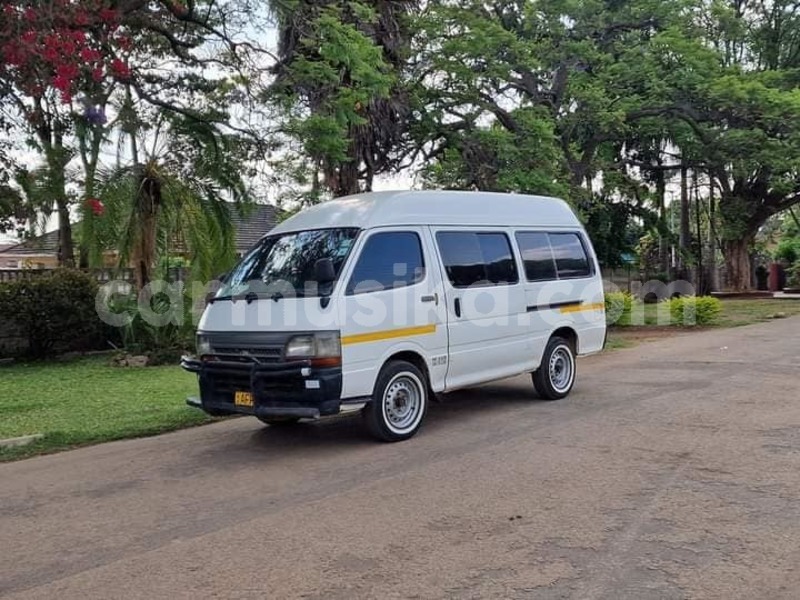 Big with watermark toyota hiace manicaland chimanimani 34185