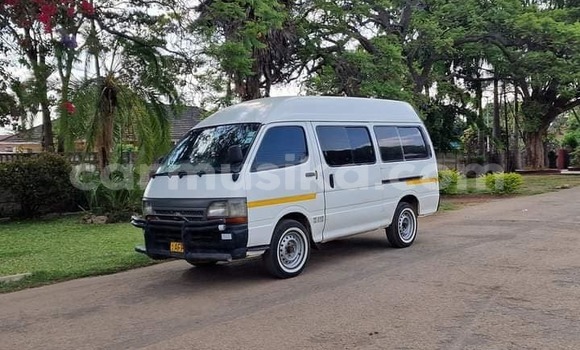 Acheter Occasion Voiture Toyota Hiace Blanc à Chimanimani, Manicaland Acheter Occasion Voiture Toyota Hiace Blanc à Chimanimani, Manicaland