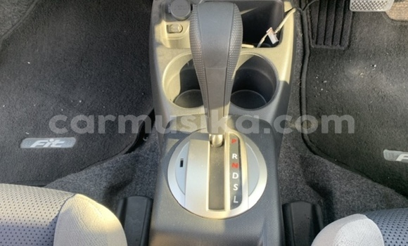 Acheter Occasion Voiture Honda Fit Gris à Beitbridge, Matabeleland South Acheter Occasion Voiture Honda Fit Gris à Beitbridge, Matabeleland South