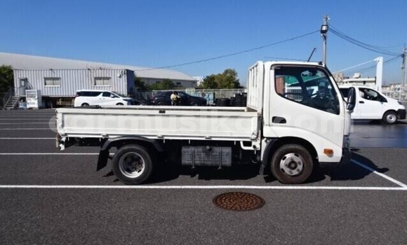 Acheter Occasion Utilitaire Toyota Dyna Blanc à Beitbridge, Matabeleland South Acheter Occasion Utilitaire Toyota Dyna Blanc à Beitbridge, Matabeleland South