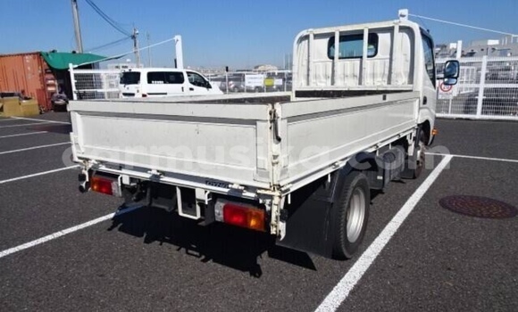 Acheter Occasion Utilitaire Toyota Dyna Blanc à Beitbridge, Matabeleland South Acheter Occasion Utilitaire Toyota Dyna Blanc à Beitbridge, Matabeleland South