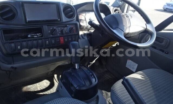 Acheter Occasion Utilitaire Toyota Dyna Blanc à Beitbridge, Matabeleland South Acheter Occasion Utilitaire Toyota Dyna Blanc à Beitbridge, Matabeleland South