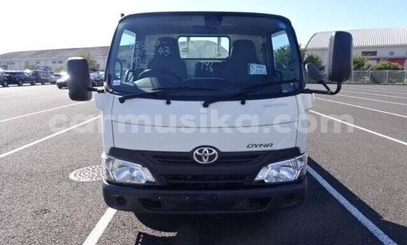 Acheter Occasion Utilitaire Toyota Dyna Blanc à Beitbridge, Matabeleland South Acheter Occasion Utilitaire Toyota Dyna Blanc à Beitbridge, Matabeleland South