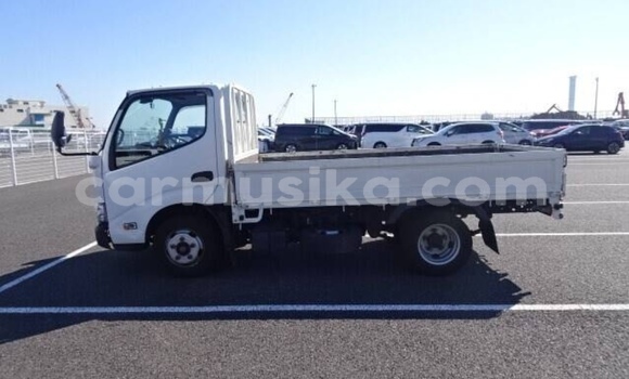 Acheter Occasion Utilitaire Toyota Dyna Blanc à Beitbridge, Matabeleland South Acheter Occasion Utilitaire Toyota Dyna Blanc à Beitbridge, Matabeleland South
