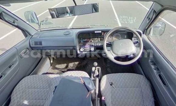 Acheter Occasion Voiture Toyota Hiace Blanc à Beitbridge, Matabeleland South Acheter Occasion Voiture Toyota Hiace Blanc à Beitbridge, Matabeleland South