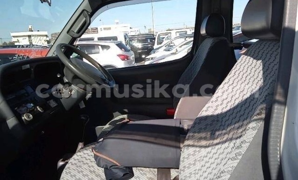 Acheter Occasion Voiture Toyota Hiace Blanc à Beitbridge, Matabeleland South Acheter Occasion Voiture Toyota Hiace Blanc à Beitbridge, Matabeleland South