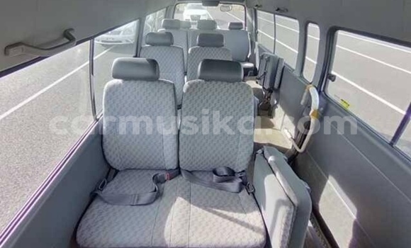 Acheter Occasion Voiture Toyota Hiace Blanc à Beitbridge, Matabeleland South Acheter Occasion Voiture Toyota Hiace Blanc à Beitbridge, Matabeleland South