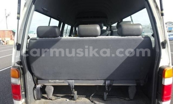 Acheter Occasion Voiture Toyota Hiace Blanc à Beitbridge, Matabeleland South Acheter Occasion Voiture Toyota Hiace Blanc à Beitbridge, Matabeleland South