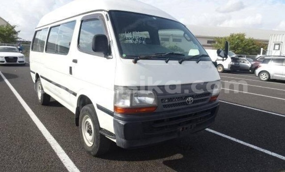 Acheter Occasion Voiture Toyota Hiace Blanc à Beitbridge, Matabeleland South Acheter Occasion Voiture Toyota Hiace Blanc à Beitbridge, Matabeleland South