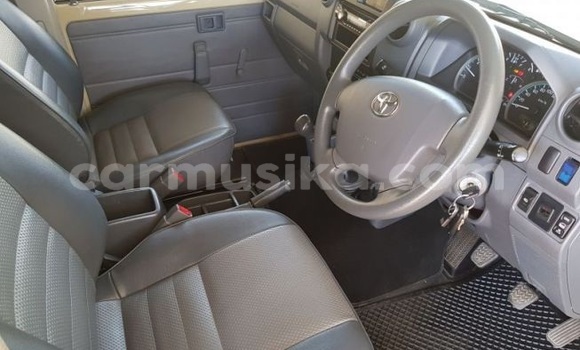 Tenga Tsaru Toyota Land Cruiser Bhurawuni Mota in Beitbridge in Matabeleland South Tenga Tsaru Toyota Land Cruiser Bhurawuni Mota in Beitbridge in Matabeleland South
