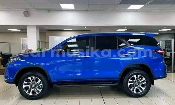 Acheter Occasion Voiture Toyota Fortuner Bleu à Beitbridge, Matabeleland South Acheter Occasion Voiture Toyota Fortuner Bleu à Beitbridge, Matabeleland South