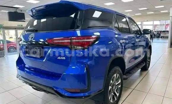 Acheter Occasion Voiture Toyota Fortuner Bleu à Beitbridge, Matabeleland South Acheter Occasion Voiture Toyota Fortuner Bleu à Beitbridge, Matabeleland South