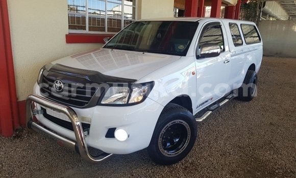 Acheter Occasion Voiture Toyota Hilux Blanc à Beitbridge, Matabeleland South Acheter Occasion Voiture Toyota Hilux Blanc à Beitbridge, Matabeleland South