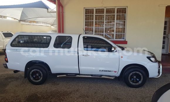 Acheter Occasion Voiture Toyota Hilux Blanc à Beitbridge, Matabeleland South Acheter Occasion Voiture Toyota Hilux Blanc à Beitbridge, Matabeleland South
