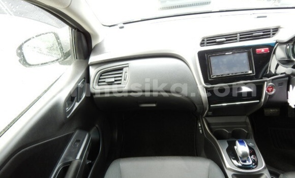 Acheter Occasion Voiture Honda Grace Gris à Beitbridge, Matabeleland South Acheter Occasion Voiture Honda Grace Gris à Beitbridge, Matabeleland South