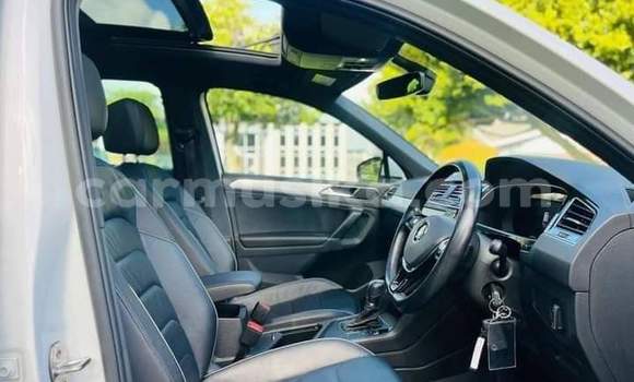 Acheter Occasion Voiture Volkswagen Tiguan Blanc à Beitbridge, Matabeleland South Acheter Occasion Voiture Volkswagen Tiguan Blanc à Beitbridge, Matabeleland South