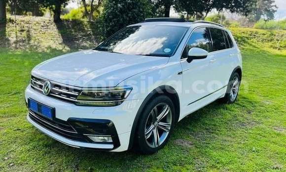Acheter Occasion Voiture Volkswagen Tiguan Blanc à Beitbridge, Matabeleland South Acheter Occasion Voiture Volkswagen Tiguan Blanc à Beitbridge, Matabeleland South