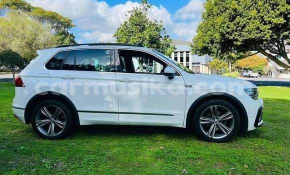 Acheter Occasion Voiture Volkswagen Tiguan Blanc à Beitbridge, Matabeleland South Acheter Occasion Voiture Volkswagen Tiguan Blanc à Beitbridge, Matabeleland South