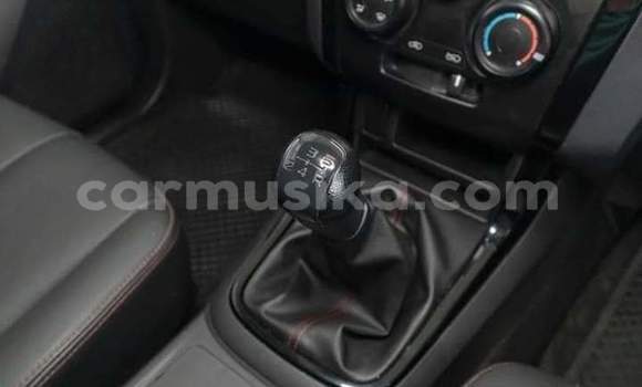 Acheter Occasion Voiture Isuzu D–MAX Gris à Beitbridge, Matabeleland South Acheter Occasion Voiture Isuzu D–MAX Gris à Beitbridge, Matabeleland South