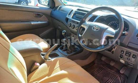 Acheter Occasion Voiture Toyota Hilux Blanc à Beitbridge, Matabeleland South Acheter Occasion Voiture Toyota Hilux Blanc à Beitbridge, Matabeleland South