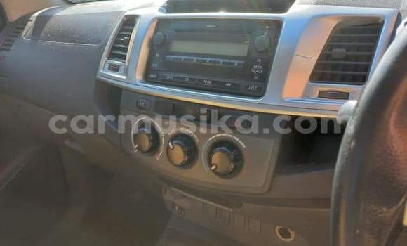 Acheter Occasion Voiture Toyota Hilux Blanc à Beitbridge, Matabeleland South Acheter Occasion Voiture Toyota Hilux Blanc à Beitbridge, Matabeleland South