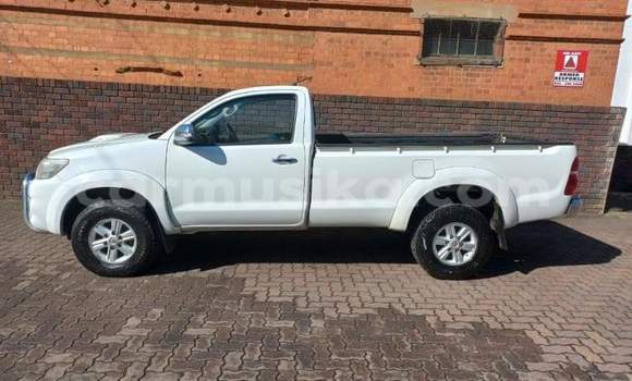 Acheter Occasion Voiture Toyota Hilux Blanc à Beitbridge, Matabeleland South Acheter Occasion Voiture Toyota Hilux Blanc à Beitbridge, Matabeleland South