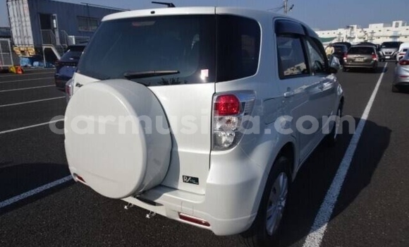 Acheter Occasion Voiture Toyota Rush Blanc à Beitbridge, Matabeleland South Acheter Occasion Voiture Toyota Rush Blanc à Beitbridge, Matabeleland South