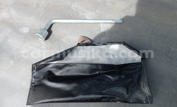 Acheter Occasion Voiture Nissan Vanette Blanc à Beitbridge, Matabeleland South Acheter Occasion Voiture Nissan Vanette Blanc à Beitbridge, Matabeleland South