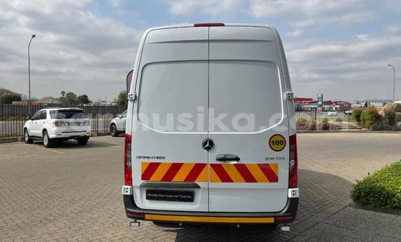 Acheter Occasion Voiture Mercedes Viano Blanc à Beitbridge, Matabeleland South Acheter Occasion Voiture Mercedes Viano Blanc à Beitbridge, Matabeleland South