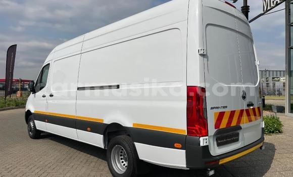 Acheter Occasion Voiture Mercedes Viano Blanc à Beitbridge, Matabeleland South Acheter Occasion Voiture Mercedes Viano Blanc à Beitbridge, Matabeleland South