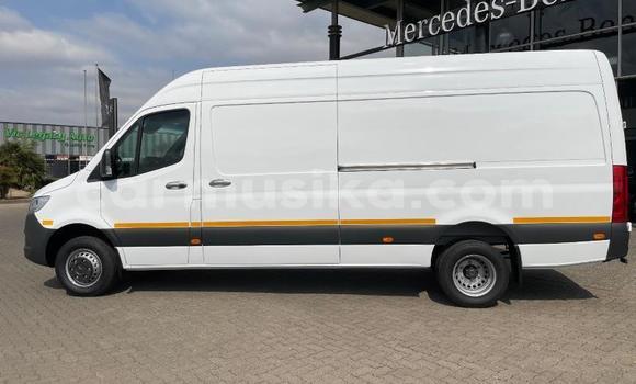 Acheter Occasion Voiture Mercedes Viano Blanc à Beitbridge, Matabeleland South Acheter Occasion Voiture Mercedes Viano Blanc à Beitbridge, Matabeleland South