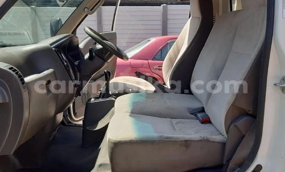 Nunua Ilio tumika Hyundai H200 Nyeupe Gari ndani ya Beitbridge nchini Matabeleland Kusini Nunua Ilio tumika Hyundai H200 Nyeupe Gari ndani ya Beitbridge nchini Matabeleland Kusini