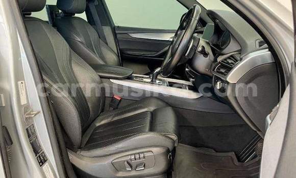 Nunua Ilio tumika BMW X5 Fedha Gari ndani ya Beitbridge nchini Matabeleland Kusini Nunua Ilio tumika BMW X5 Fedha Gari ndani ya Beitbridge nchini Matabeleland Kusini