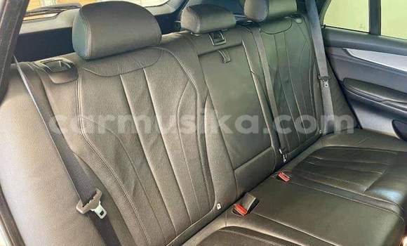 Nunua Ilio tumika BMW X5 Fedha Gari ndani ya Beitbridge nchini Matabeleland Kusini Nunua Ilio tumika BMW X5 Fedha Gari ndani ya Beitbridge nchini Matabeleland Kusini