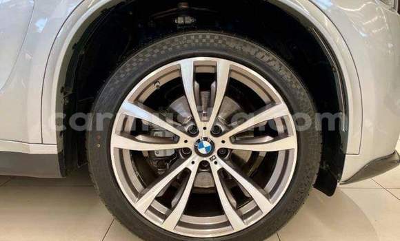 Nunua Ilio tumika BMW X5 Fedha Gari ndani ya Beitbridge nchini Matabeleland Kusini Nunua Ilio tumika BMW X5 Fedha Gari ndani ya Beitbridge nchini Matabeleland Kusini