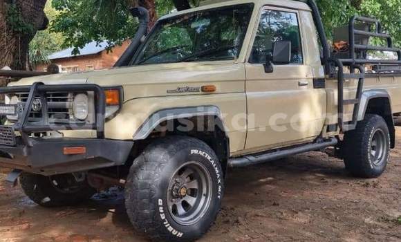 Nunua Ilio tumika Toyota Land Cruiser Nyingine Gari ndani ya Harare nchini Harare Nunua Ilio tumika Toyota Land Cruiser Nyingine Gari ndani ya Harare nchini Harare
