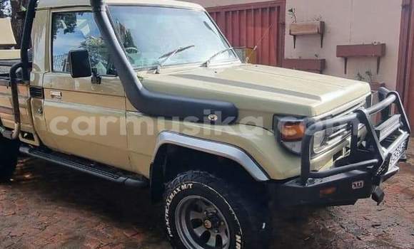 Nunua Ilio tumika Toyota Land Cruiser Nyingine Gari ndani ya Harare nchini Harare Nunua Ilio tumika Toyota Land Cruiser Nyingine Gari ndani ya Harare nchini Harare