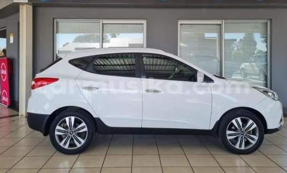 Buy Used Hyundai ix35 White Car in Bulawayo in Bulawayo Buy Used Hyundai ix35 White Car in Bulawayo in Bulawayo