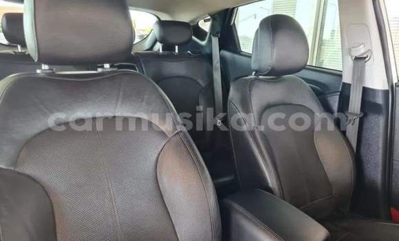 Buy Used Hyundai ix35 White Car in Bulawayo in Bulawayo Buy Used Hyundai ix35 White Car in Bulawayo in Bulawayo