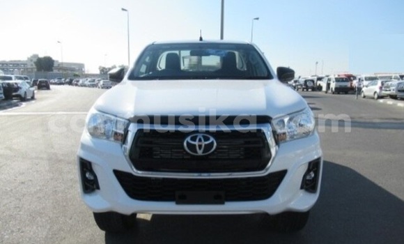 Nunua Ilio tumika Toyota Hilux Nyeupe Gari ndani ya Beitbridge nchini Matabeleland Kusini