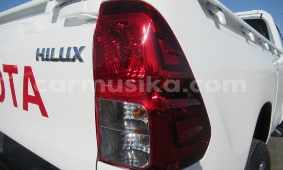 Acheter Occasion Voiture Toyota Hilux Blanc à Beitbridge, Matabeleland South Acheter Occasion Voiture Toyota Hilux Blanc à Beitbridge, Matabeleland South