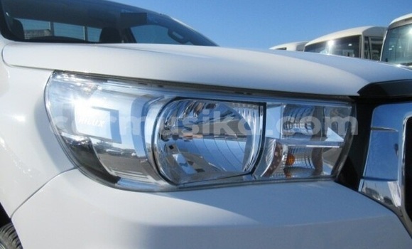 Acheter Occasion Voiture Toyota Hilux Blanc à Beitbridge, Matabeleland South Acheter Occasion Voiture Toyota Hilux Blanc à Beitbridge, Matabeleland South