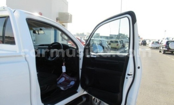 Acheter Occasion Voiture Toyota Hilux Blanc à Beitbridge, Matabeleland South Acheter Occasion Voiture Toyota Hilux Blanc à Beitbridge, Matabeleland South