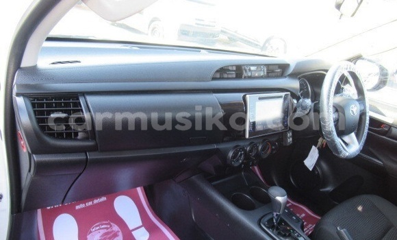 Acheter Occasion Voiture Toyota Hilux Blanc à Beitbridge, Matabeleland South Acheter Occasion Voiture Toyota Hilux Blanc à Beitbridge, Matabeleland South