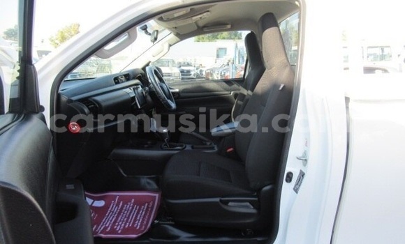 Acheter Occasion Voiture Toyota Hilux Blanc à Beitbridge, Matabeleland South Acheter Occasion Voiture Toyota Hilux Blanc à Beitbridge, Matabeleland South